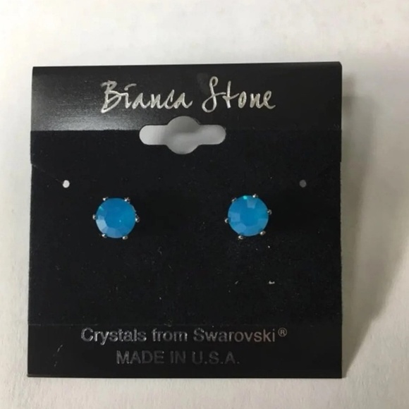 NWT Swarovski Elements Crystal Stud earrings - Picture 2 of 2